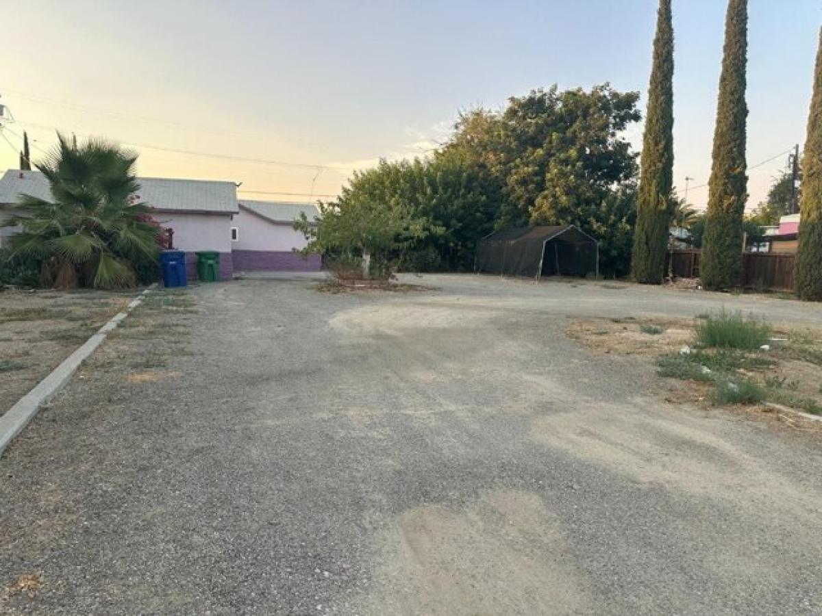 Picture of Home For Sale in Avenal, California, United States