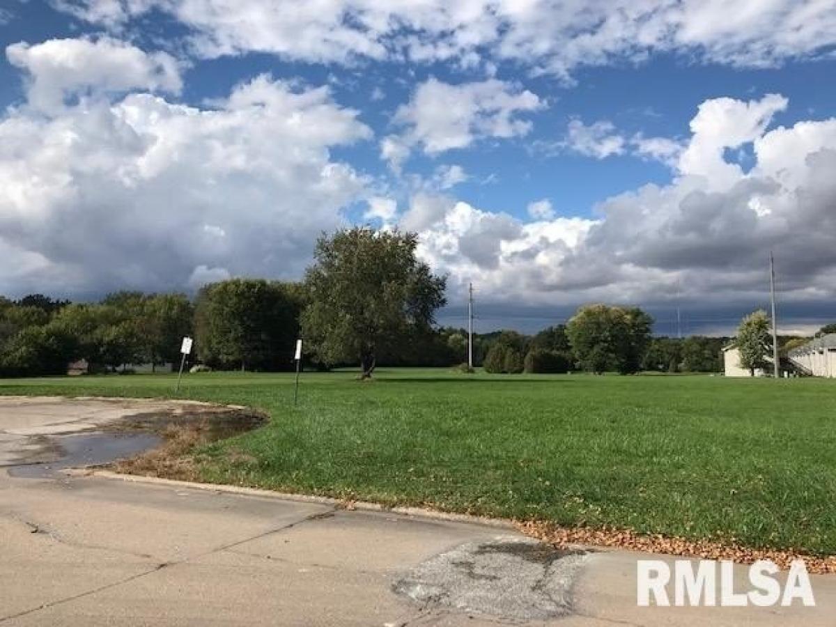 Picture of Residential Land For Sale in Macomb, Illinois, United States