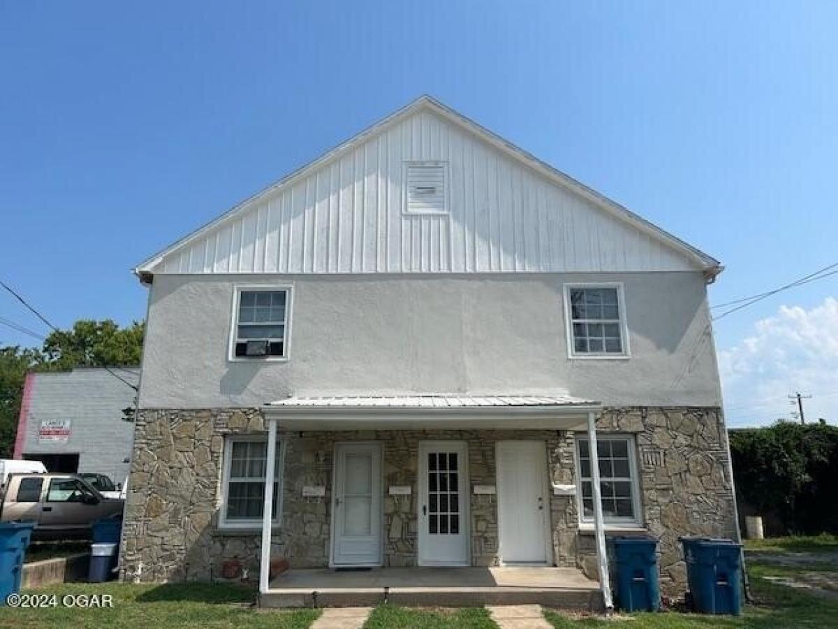 Picture of Home For Sale in Neosho, Missouri, United States