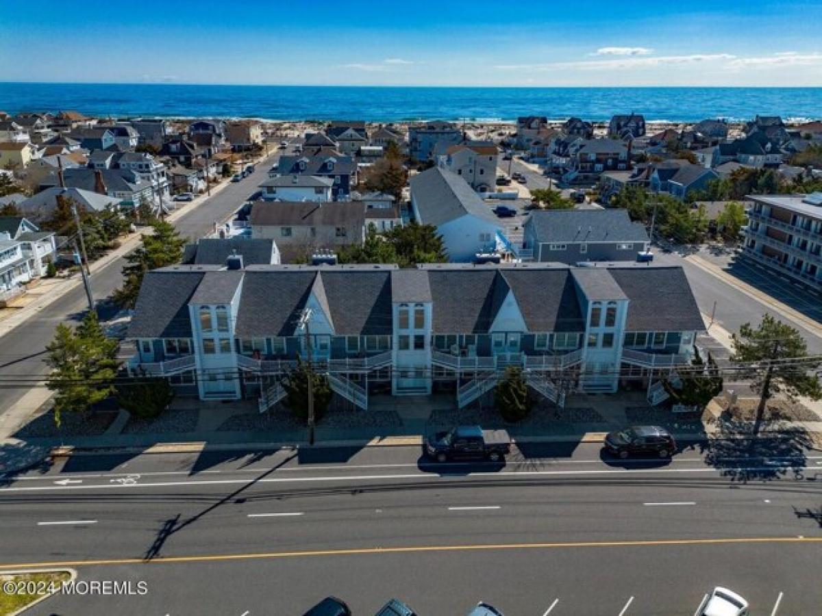 Picture of Home For Sale in Seaside Park, New Jersey, United States