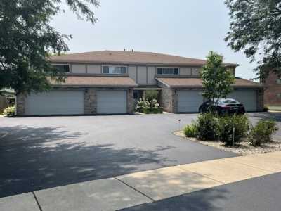 Home For Rent in Westmont, Illinois