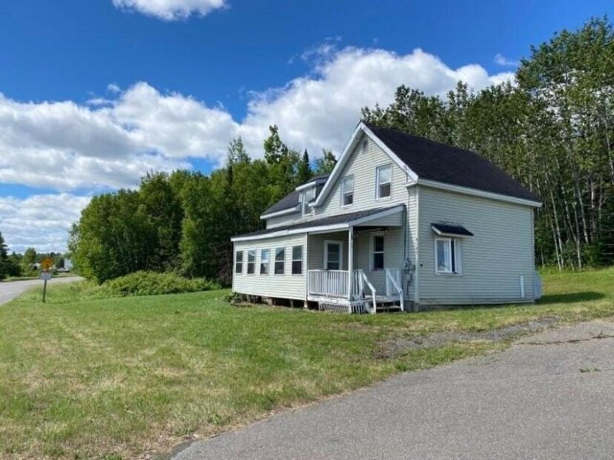 Picture of Home For Sale in Eagle Lake, Maine, United States