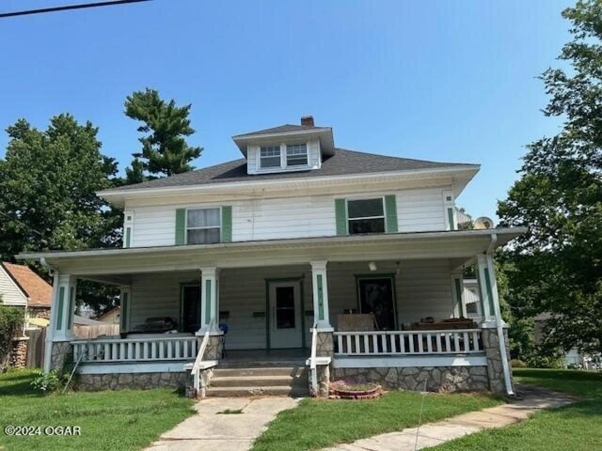 Picture of Home For Sale in Neosho, Missouri, United States