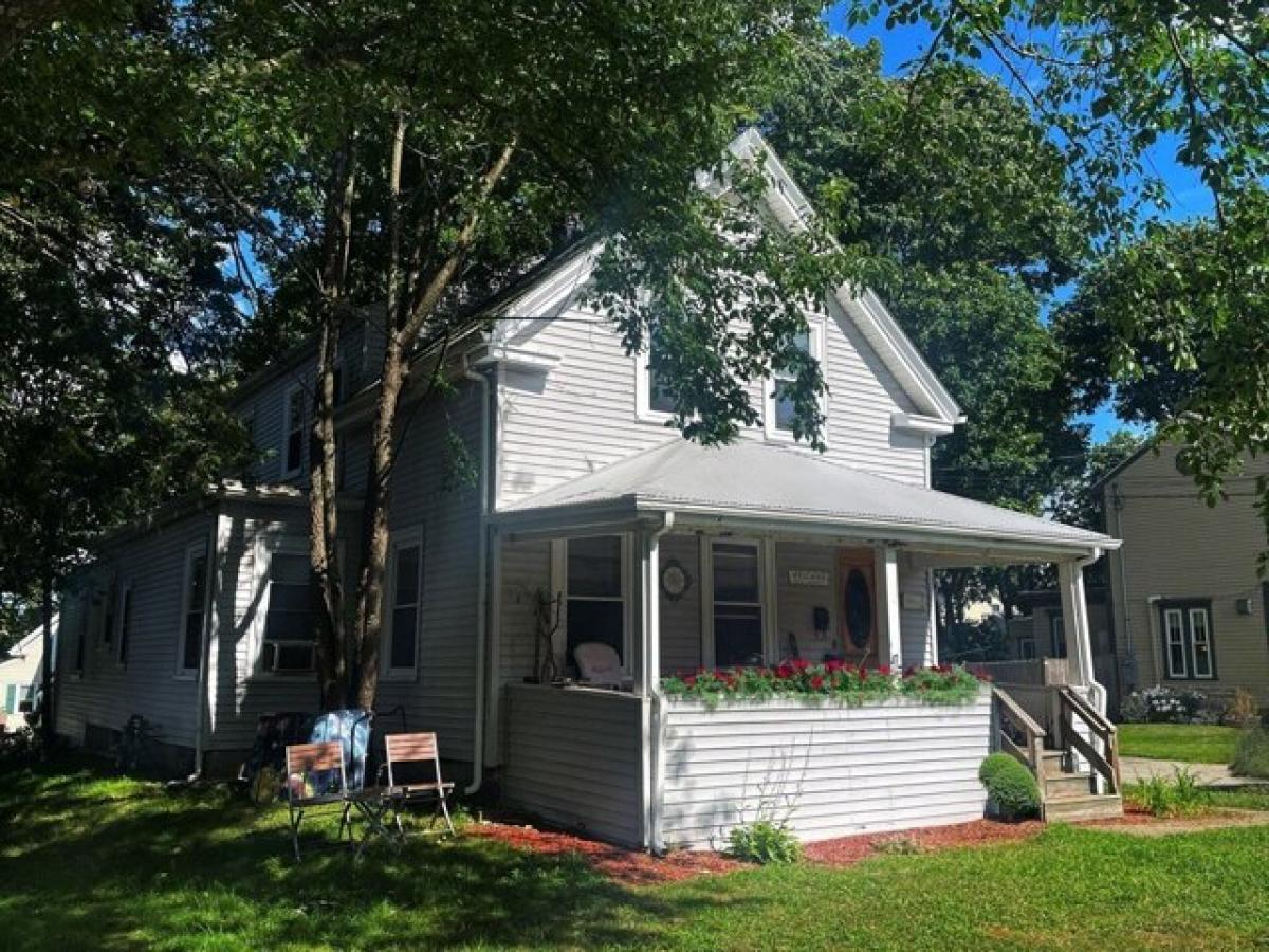 Picture of Home For Sale in Weymouth, Massachusetts, United States