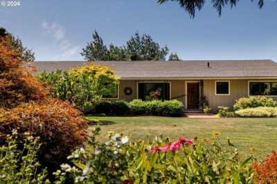 Home For Sale in Newberg, Oregon