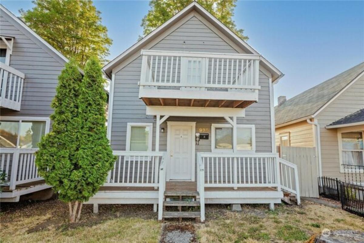 Picture of Home For Sale in Centralia, Washington, United States