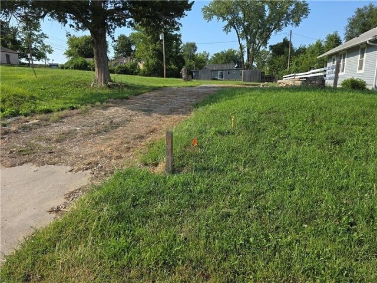 Picture of Residential Land For Sale in Shawnee, Kansas, United States