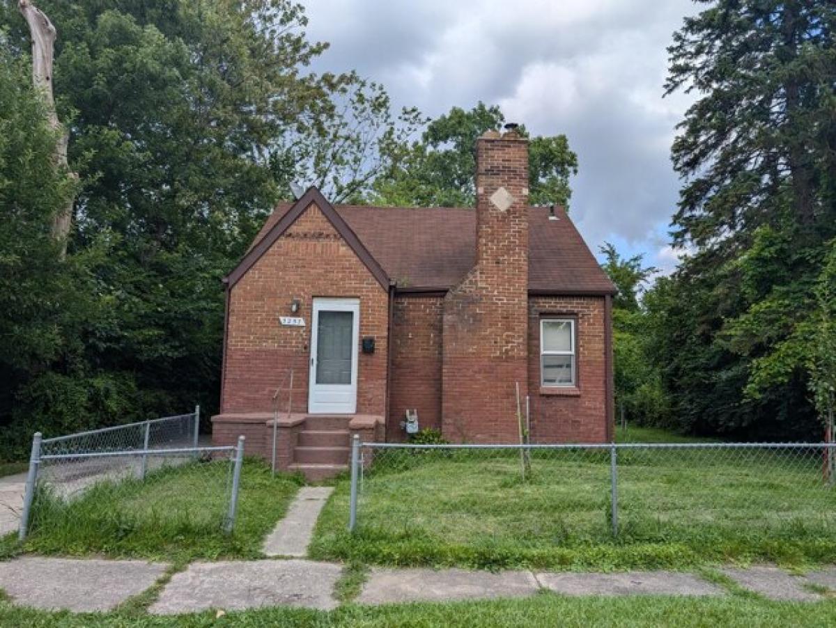 Picture of Home For Sale in Inkster, Michigan, United States