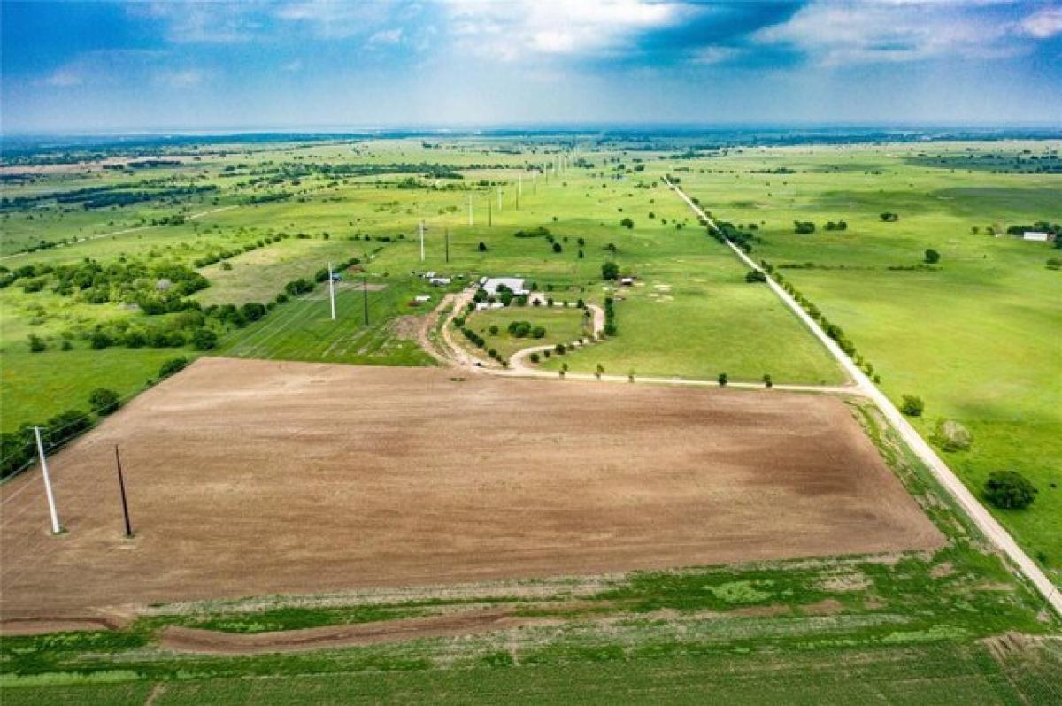 Picture of Residential Land For Sale in Clifton, Texas, United States