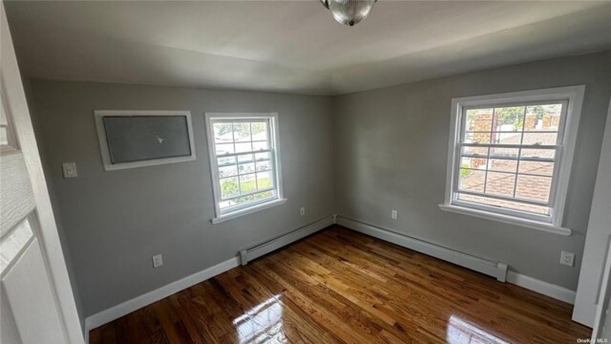 Picture of Home For Rent in Laurelton, New York, United States