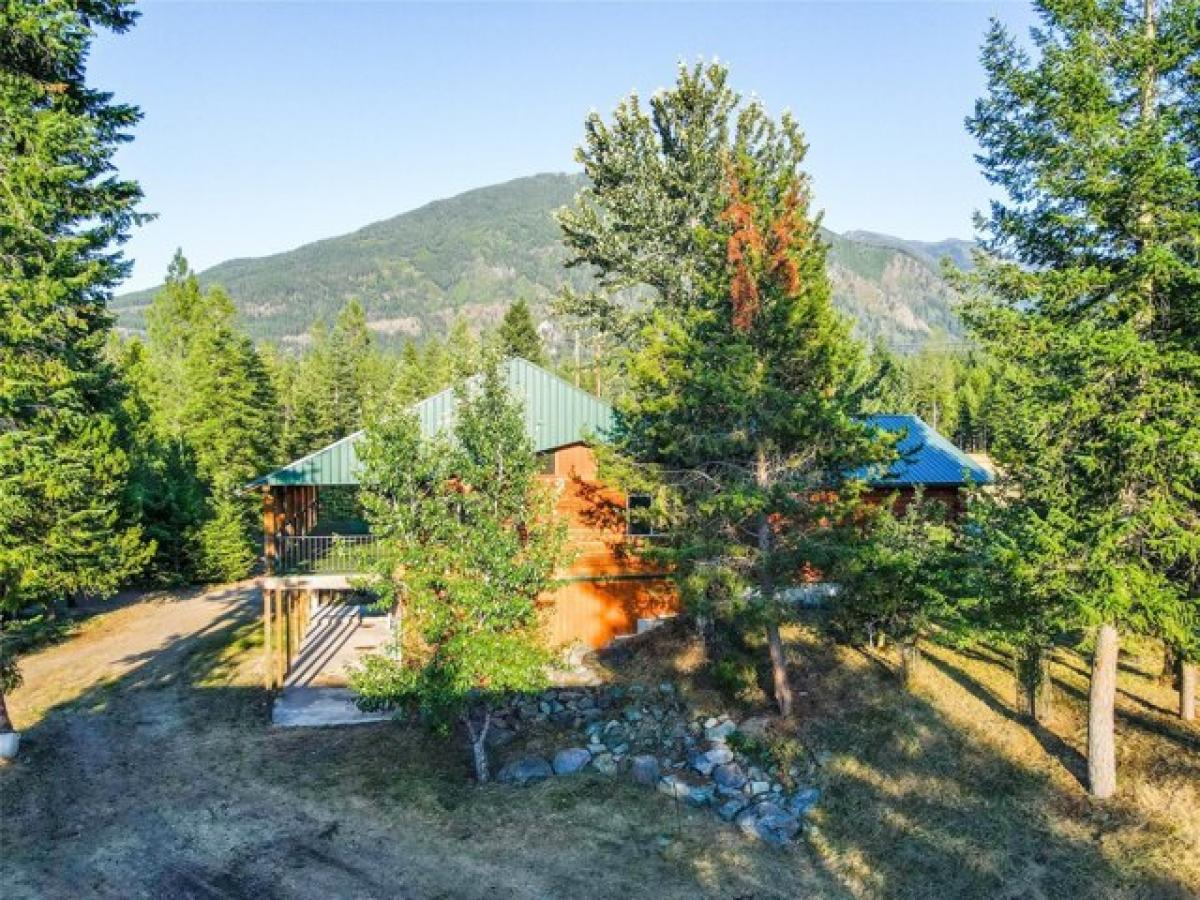 Picture of Home For Sale in Troy, Montana, United States