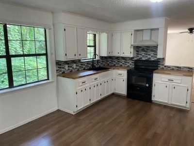 Home For Sale in Bay Springs, Mississippi