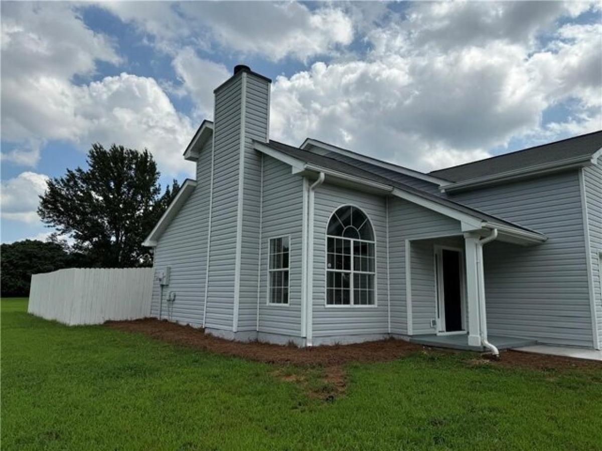 Picture of Home For Sale in Statham, Georgia, United States