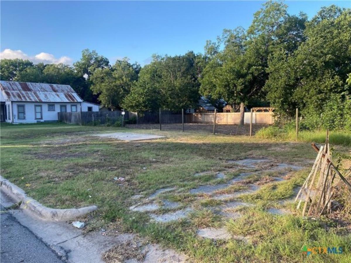 Picture of Residential Land For Sale in Lockhart, Texas, United States