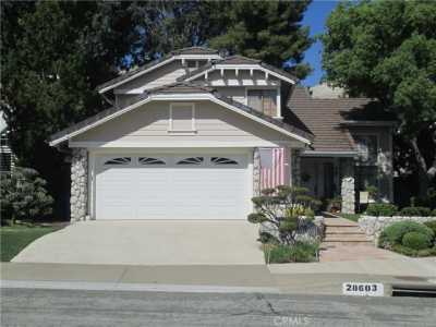 Home For Sale in Castaic, California