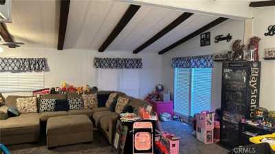 Home For Sale in Castaic, California