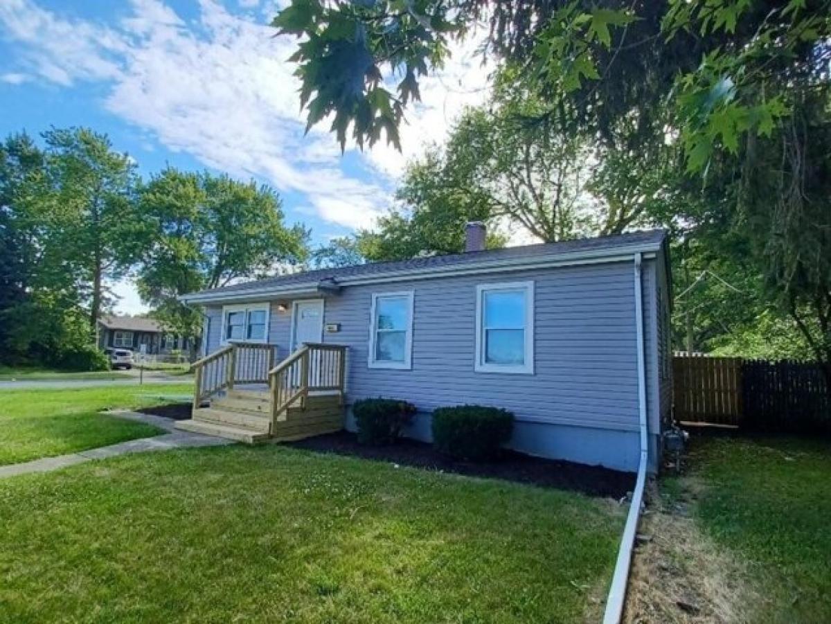 Picture of Home For Sale in Sauk Village, Illinois, United States