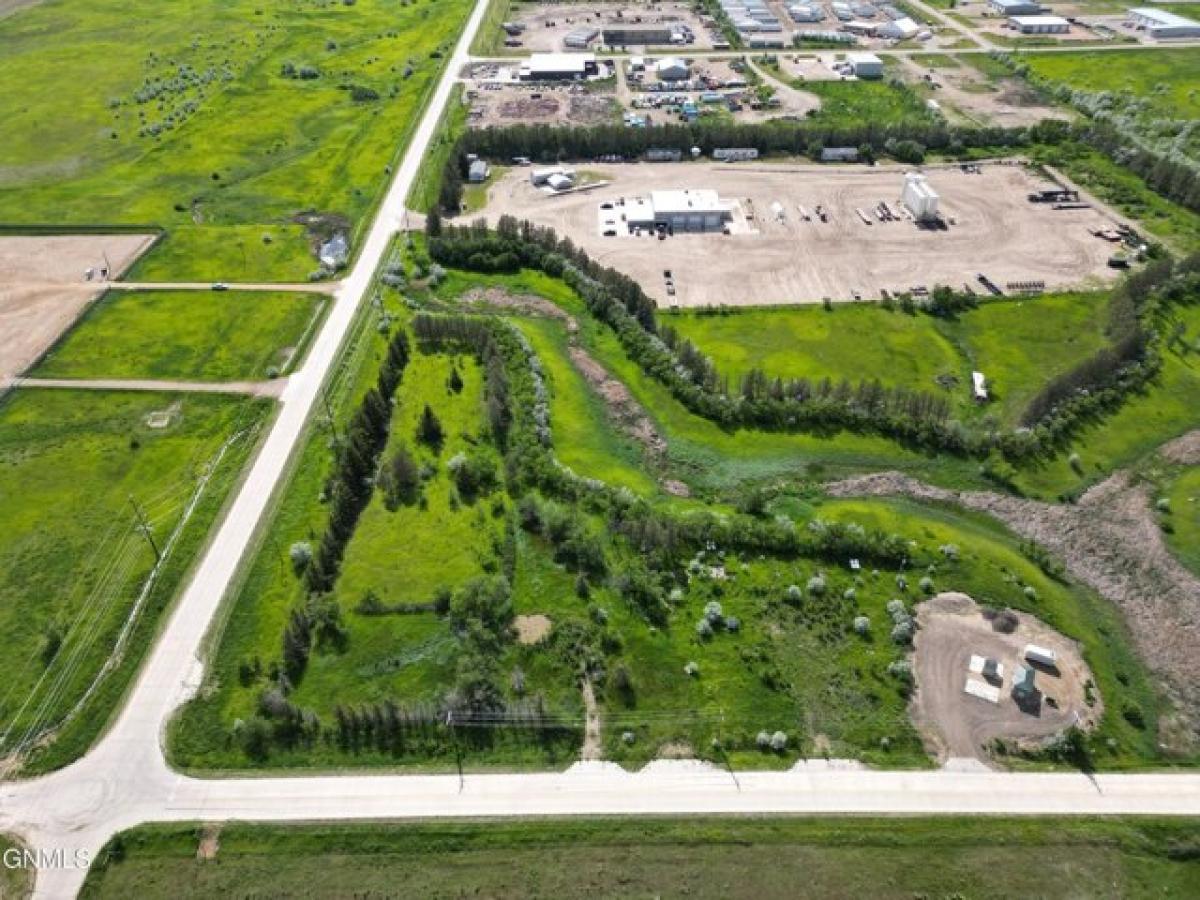 Picture of Residential Land For Sale in Williston, North Dakota, United States