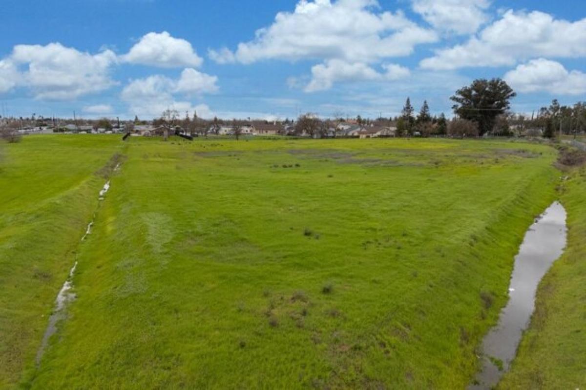 Picture of Residential Land For Sale in Sacramento, California, United States