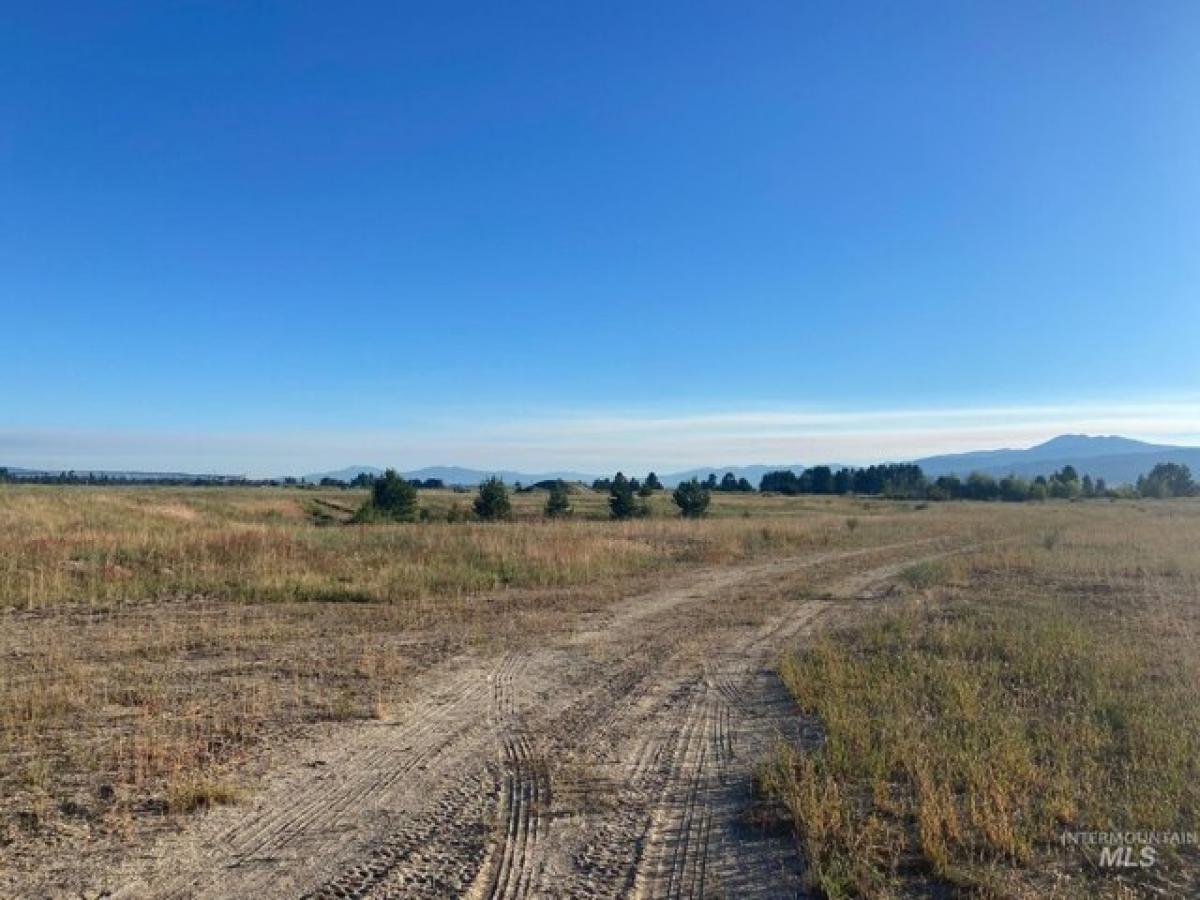 Picture of Residential Land For Sale in Donnelly, Idaho, United States