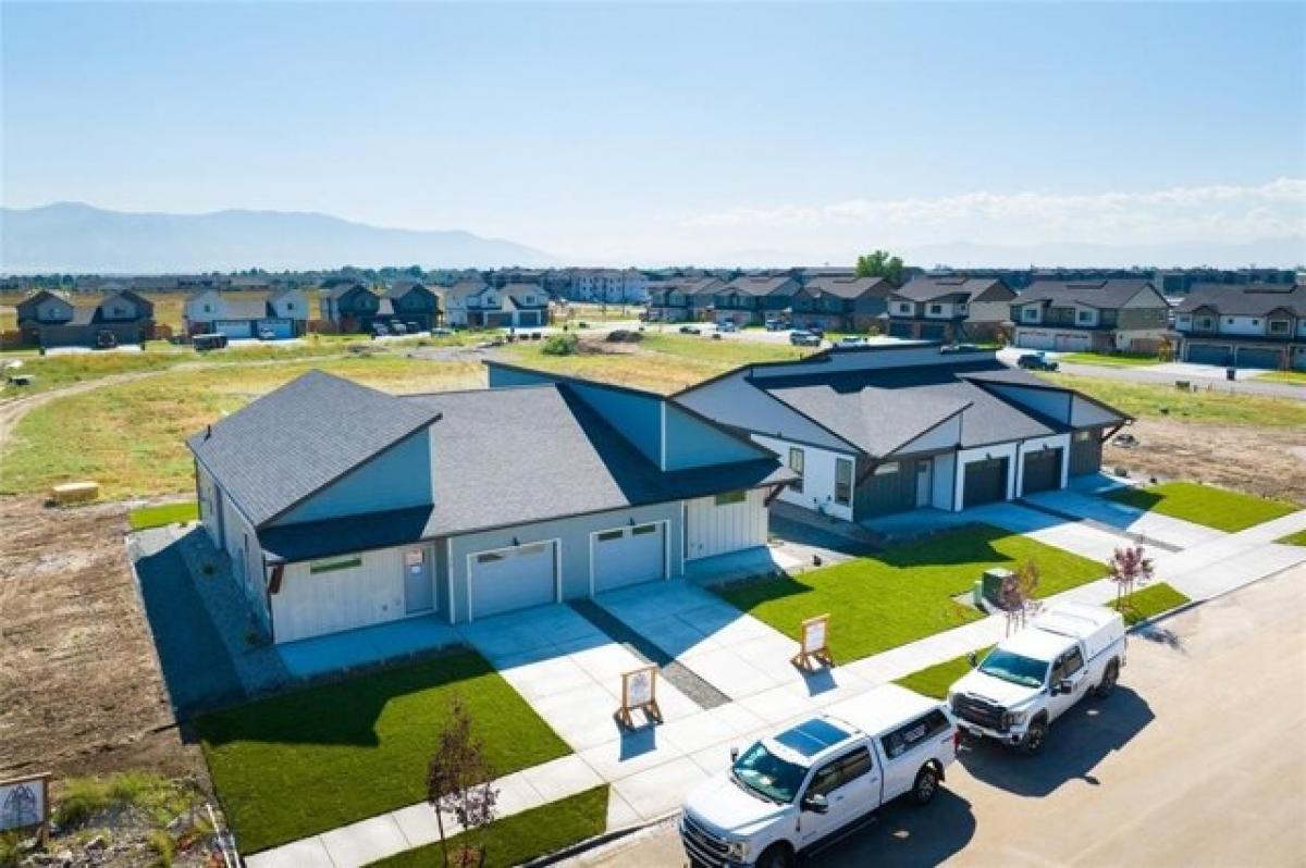 Picture of Home For Sale in Belgrade, Montana, United States