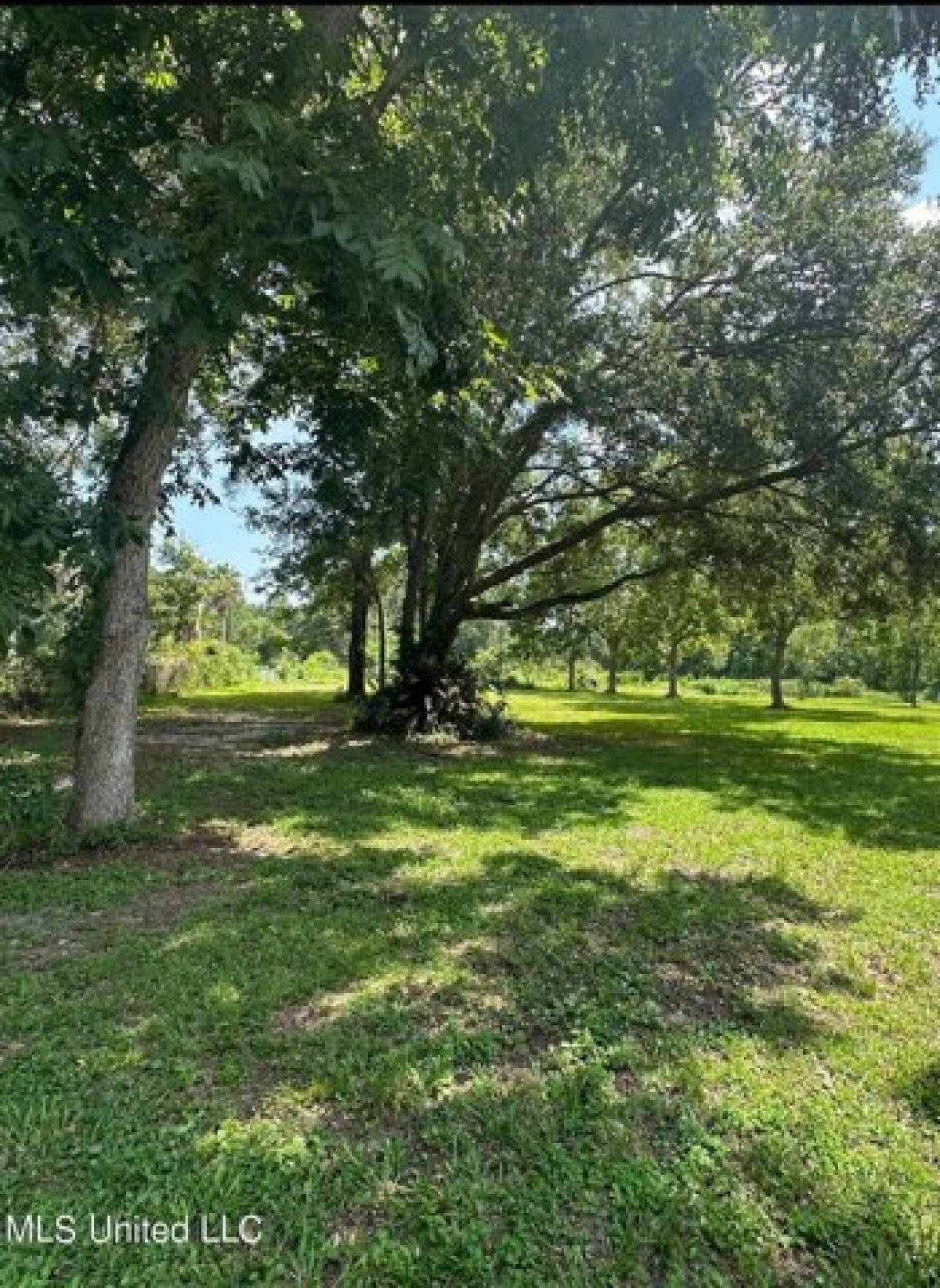 Picture of Residential Land For Sale in Biloxi, Mississippi, United States