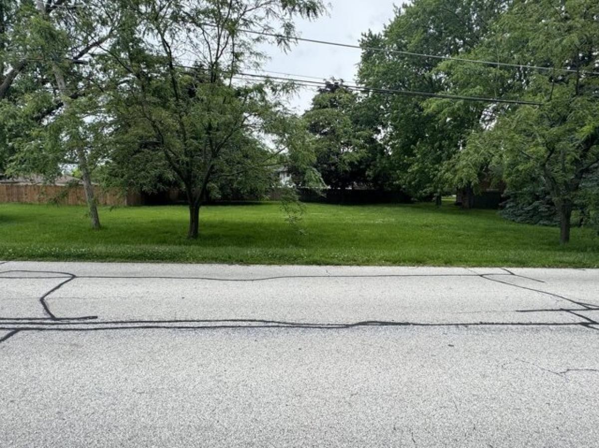 Picture of Residential Land For Sale in Gurnee, Illinois, United States