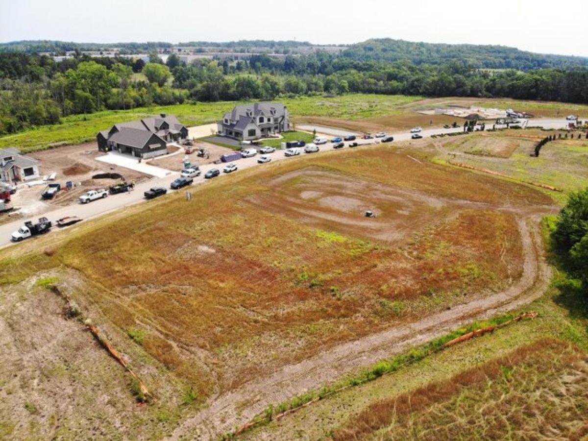 Picture of Residential Land For Sale in New Berlin, Wisconsin, United States