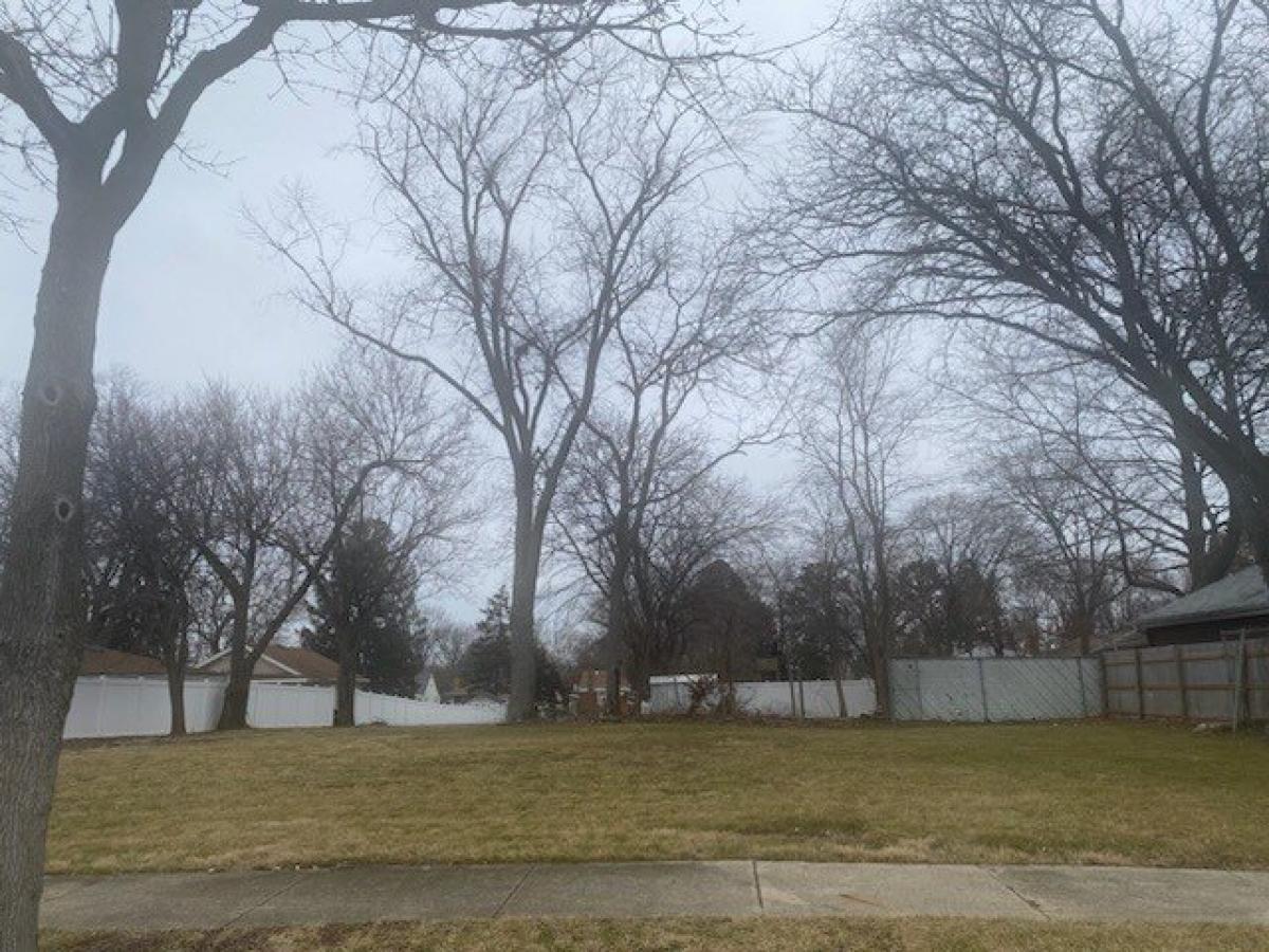 Picture of Residential Land For Sale in Lombard, Illinois, United States