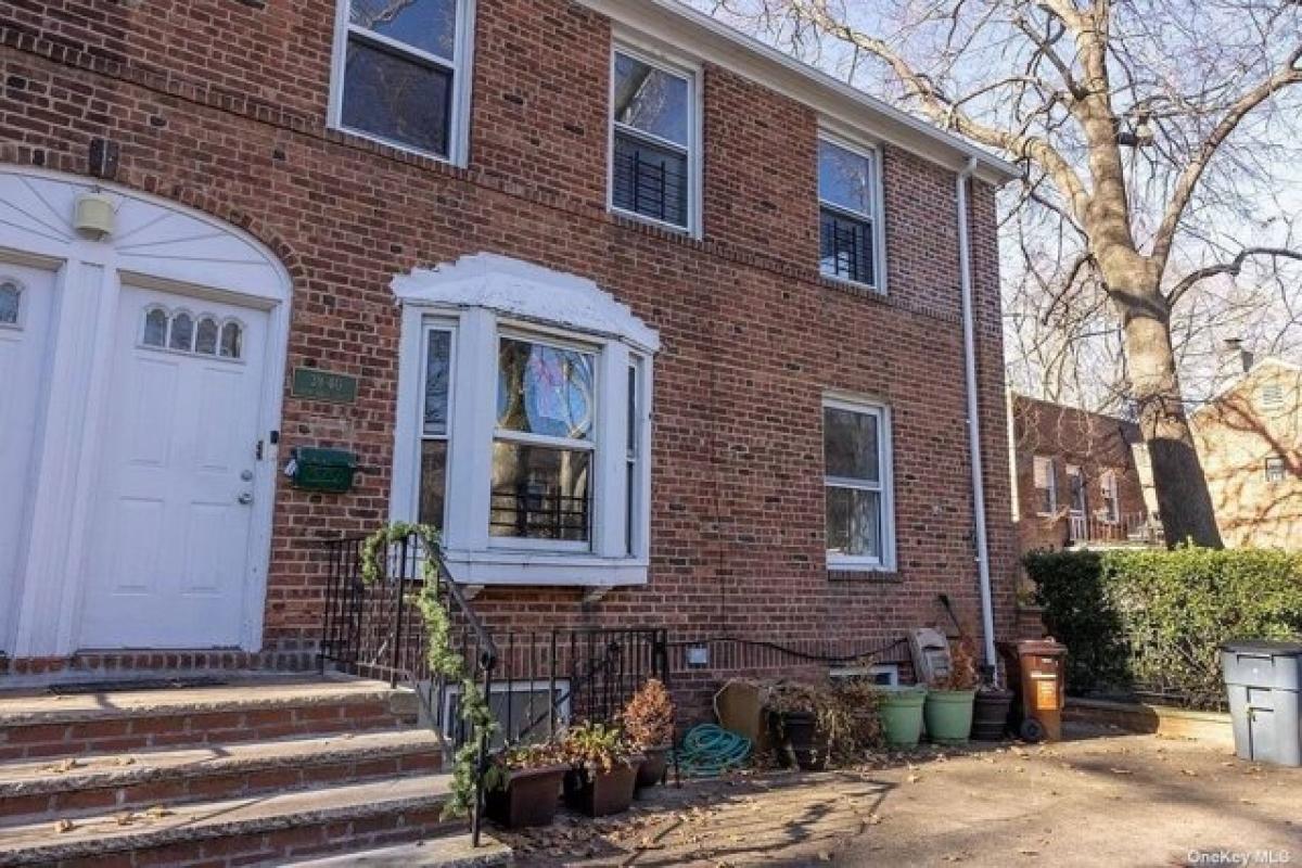 Picture of Home For Rent in Sunnyside, New York, United States