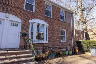 Home For Rent in Sunnyside, New York