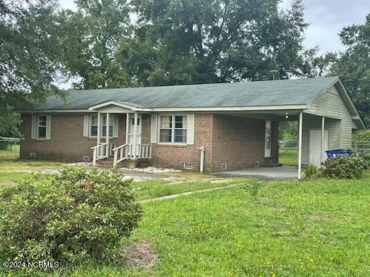 Picture of Home For Sale in Elizabethtown, North Carolina, United States