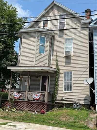 Home For Sale in Waynesburg, Pennsylvania