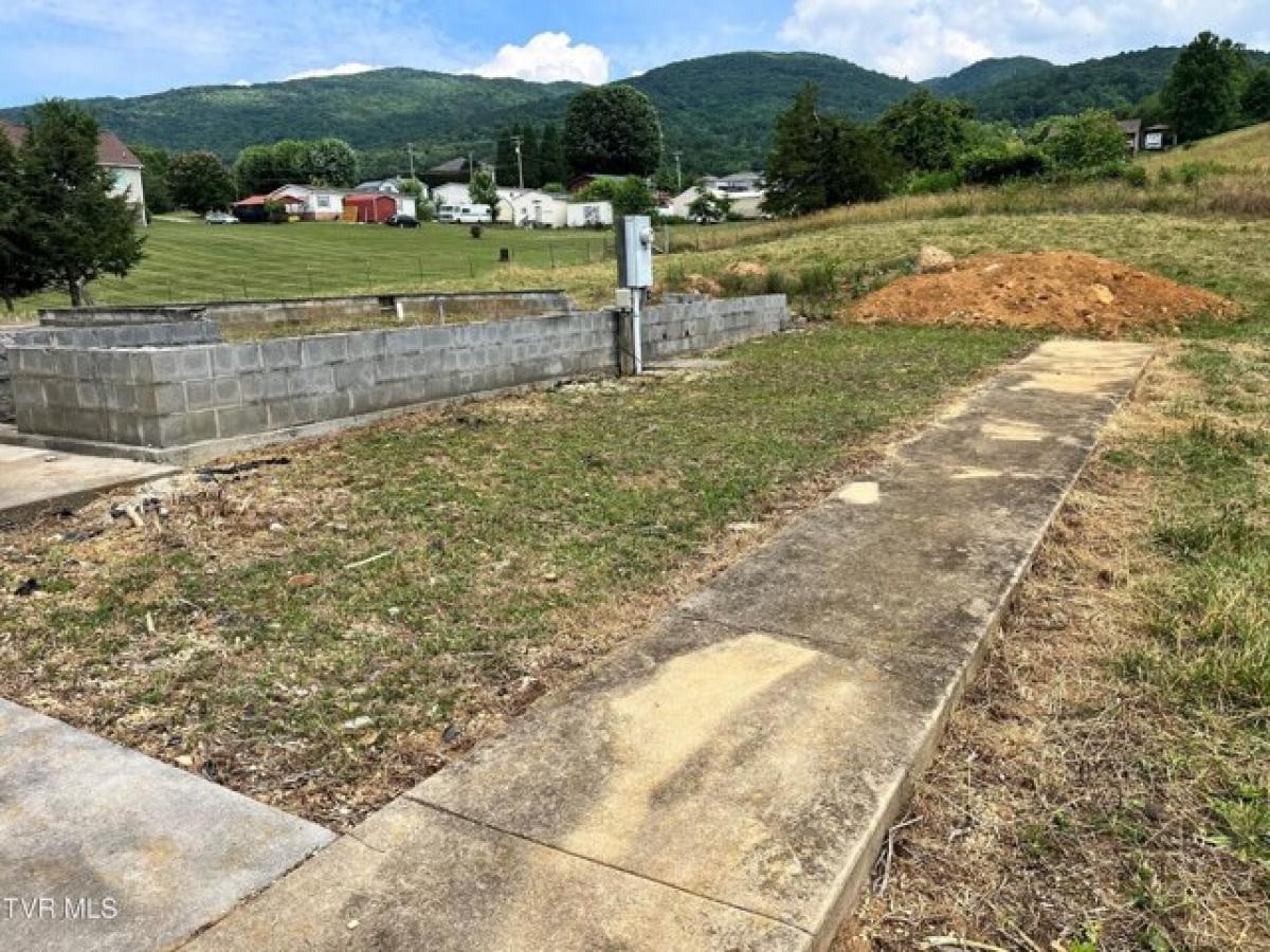 Picture of Residential Land For Sale in Elizabethton, Tennessee, United States