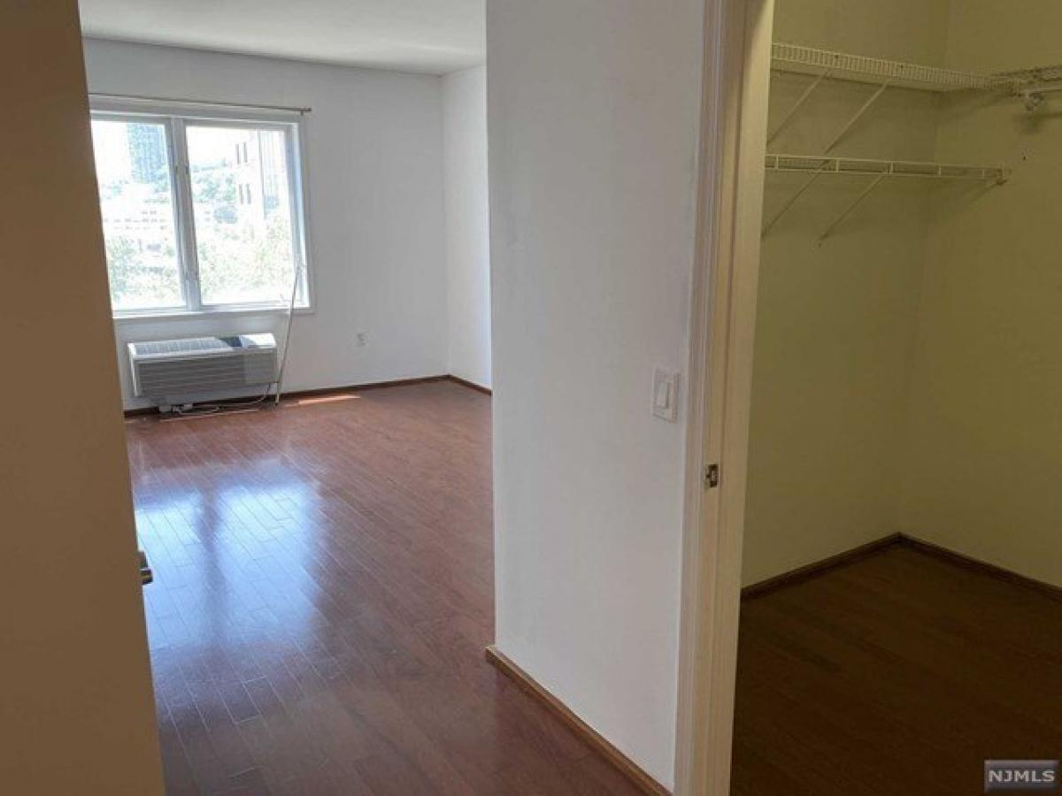 Picture of Home For Rent in Edgewater, New Jersey, United States