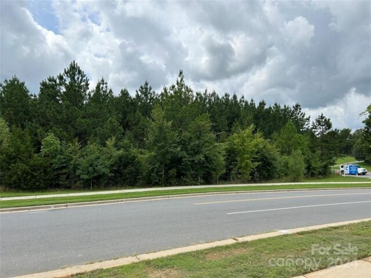 Picture of Residential Land For Sale in Charlotte, North Carolina, United States