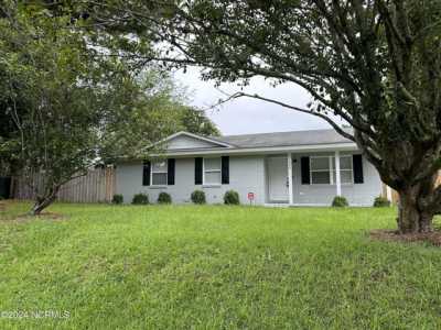 Home For Sale in Castle Hayne, North Carolina