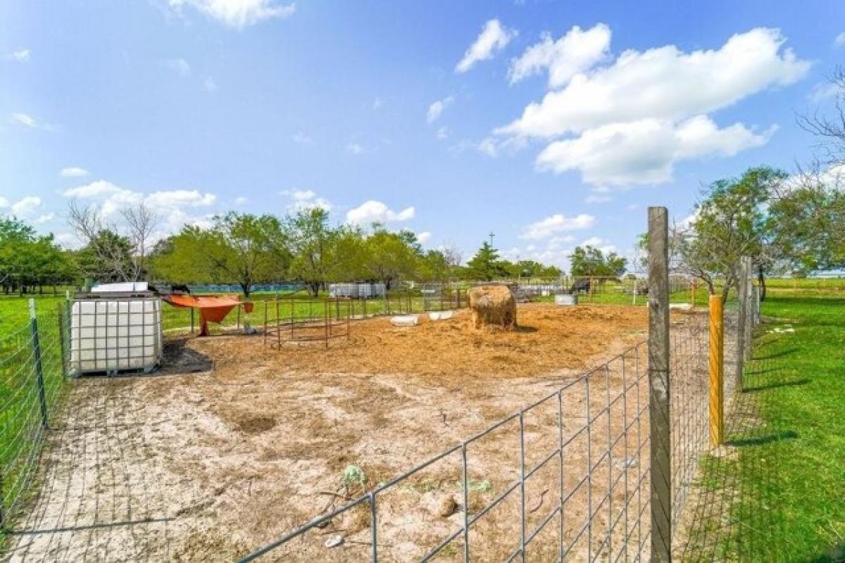 Picture of Home For Sale in Kaufman, Texas, United States