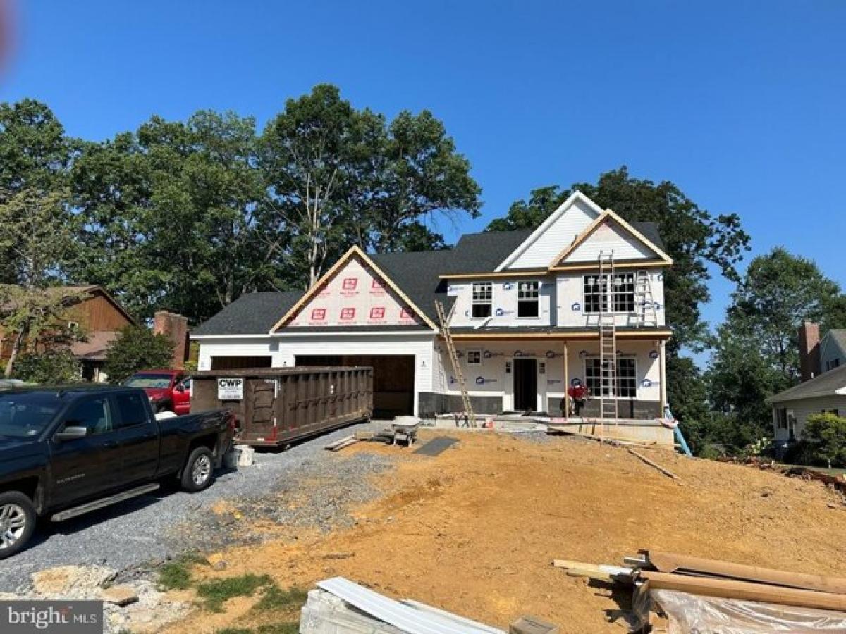 Picture of Home For Sale in Fayetteville, Pennsylvania, United States