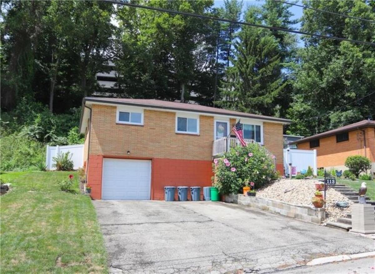 Picture of Home For Sale in Greensburg, Pennsylvania, United States