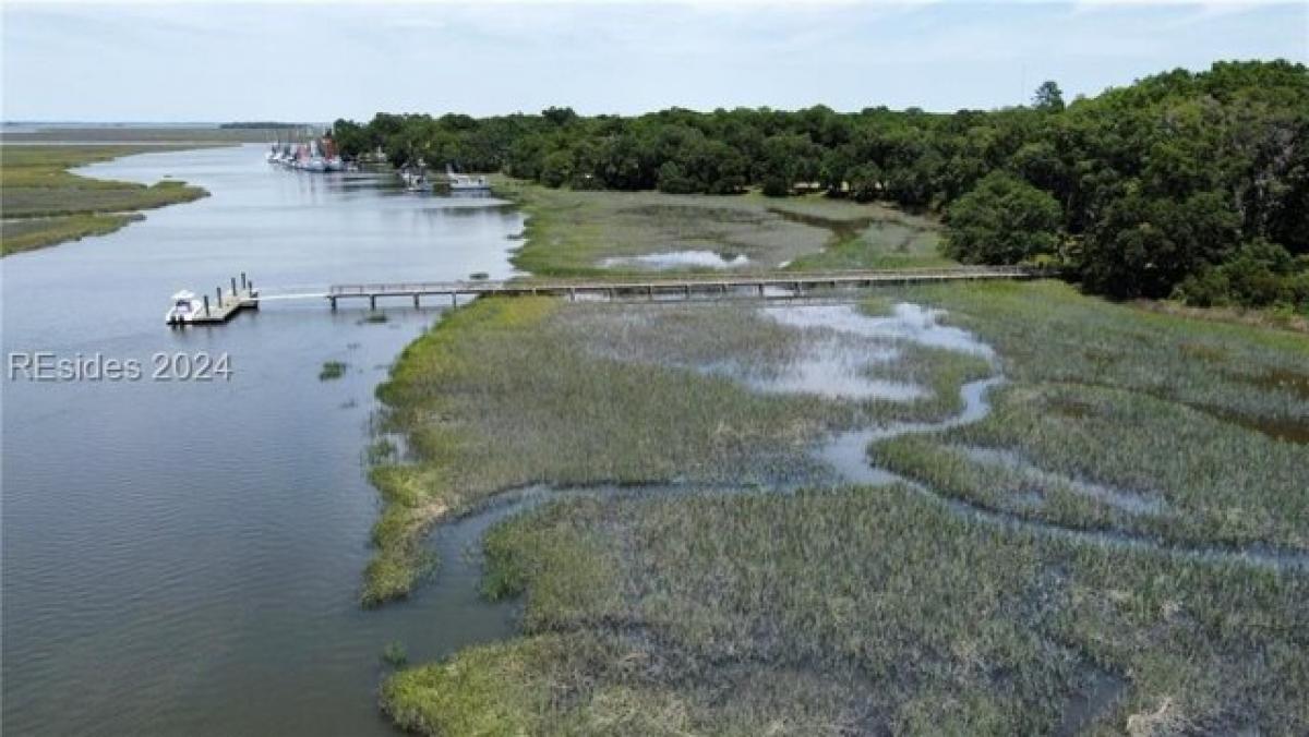 Picture of Residential Land For Sale in Saint Helena Island, South Carolina, United States