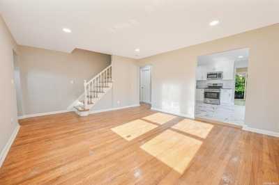 Home For Sale in Uniondale, New York