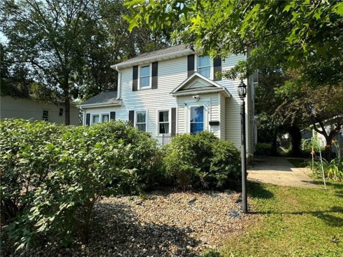 Picture of Home For Sale in Austin, Minnesota, United States