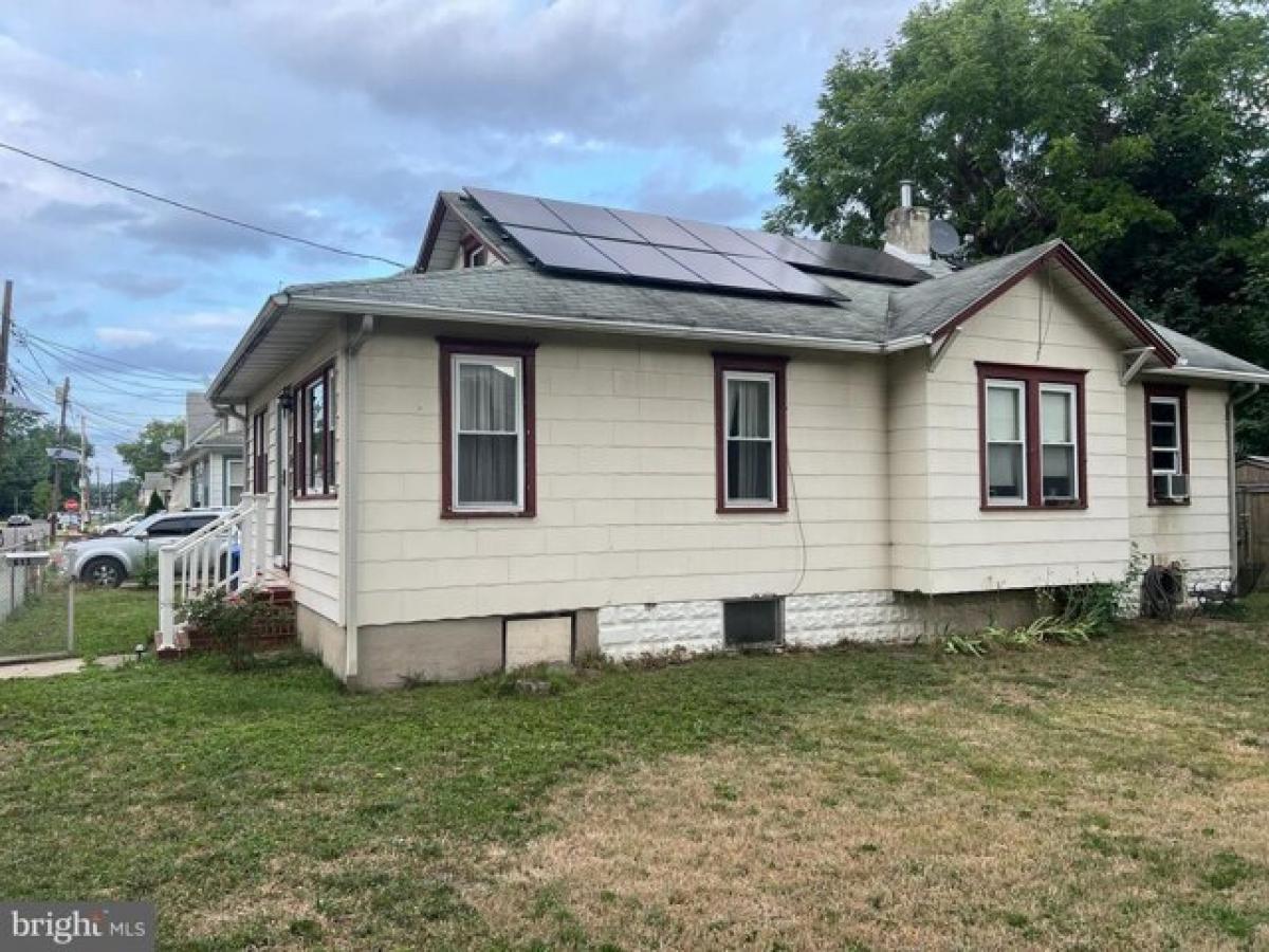 Picture of Home For Sale in Delanco, New Jersey, United States