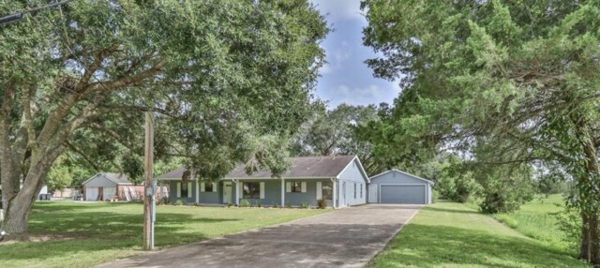 Picture of Home For Sale in Santa Fe, Texas, United States