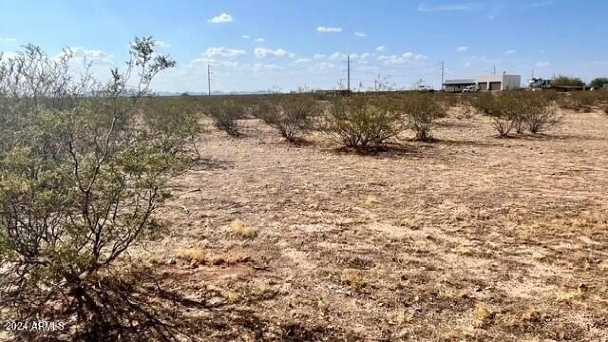 Picture of Residential Land For Sale in Wittmann, Arizona, United States