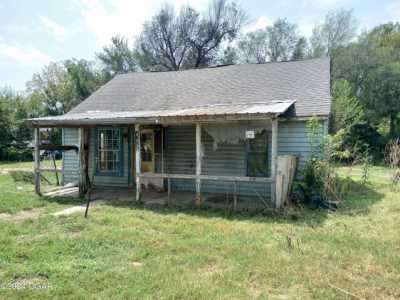 Home For Sale in Stotts City, Missouri