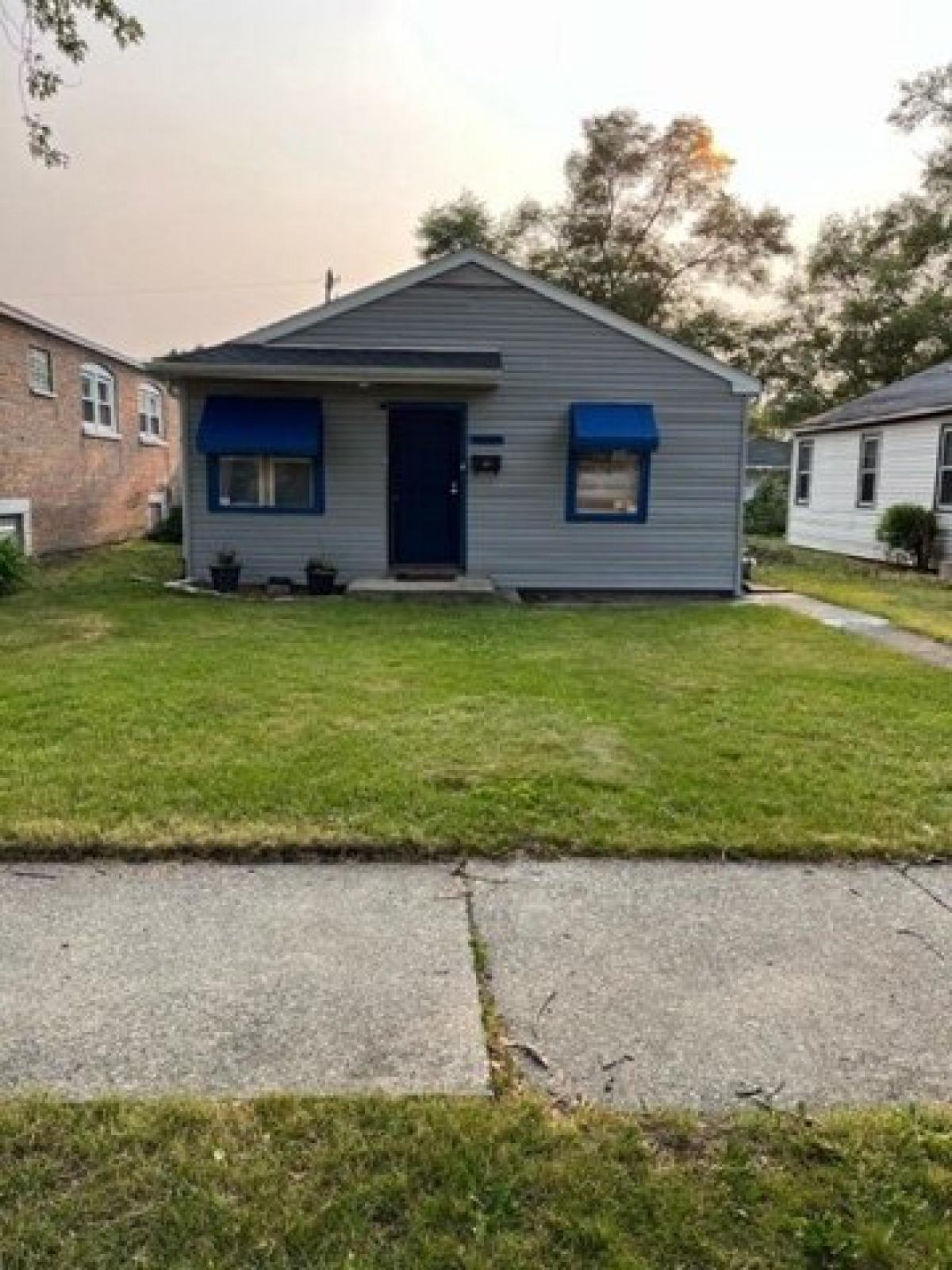 Picture of Home For Sale in Harvey, Illinois, United States