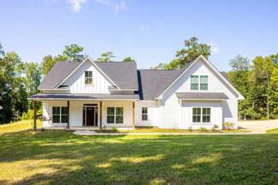 Home For Sale in Smiths Station, Alabama