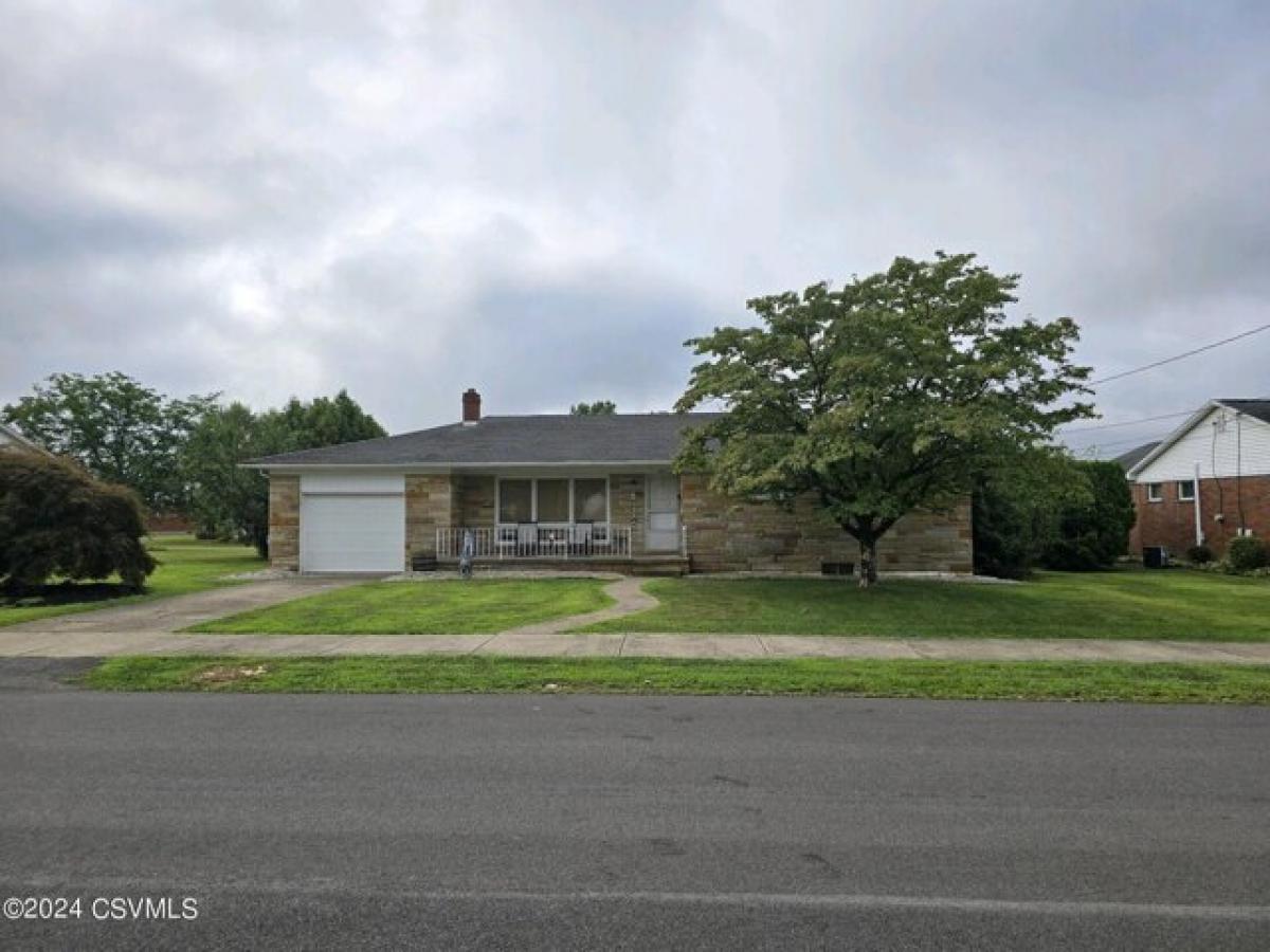 Picture of Home For Sale in Berwick, Pennsylvania, United States